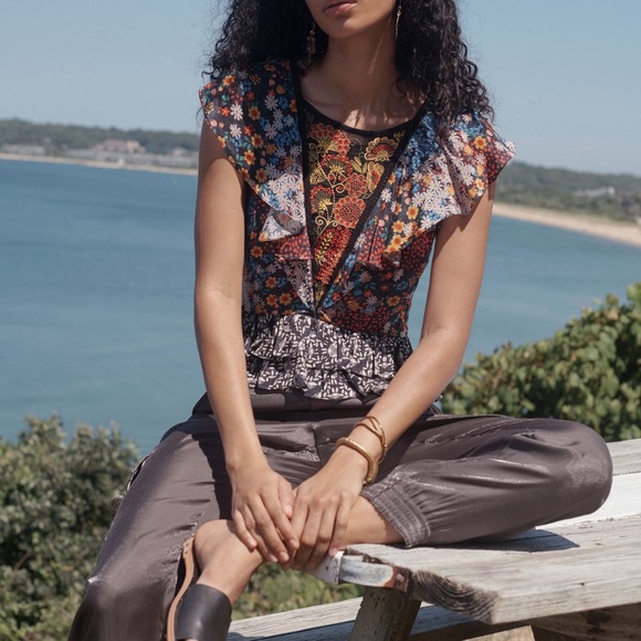 (XL) Neda Beaded Short Sleeve Blouse - Picture 2 of 4